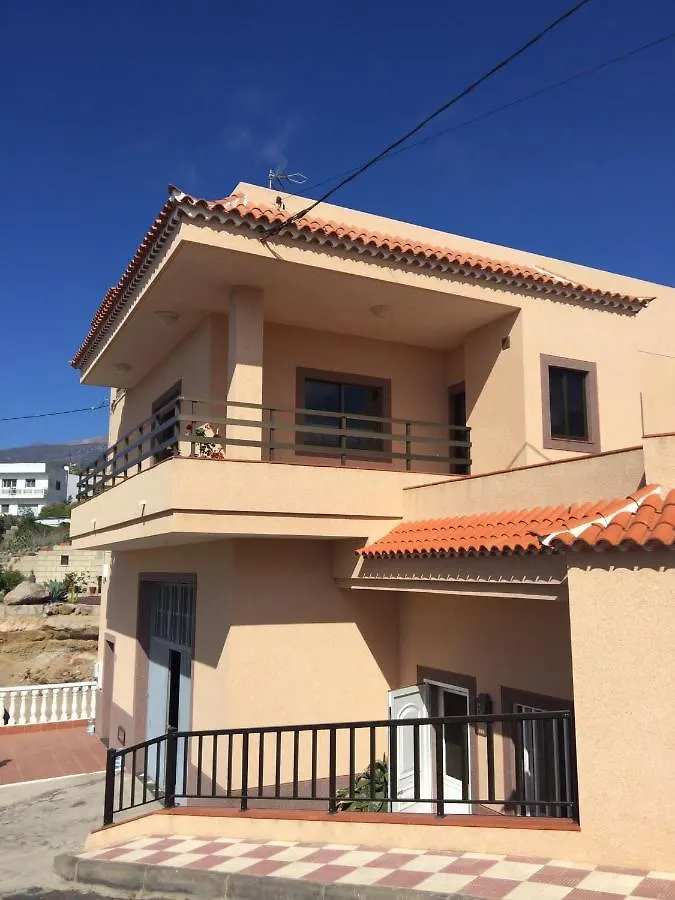 בית נופש הוילה Arico Casa Manuni